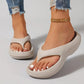 🔥2026 Bestseller✨👡Fashion Non-slip Flip Flops🧈 | Soft Thick Sole & Anti-slip Design🌊